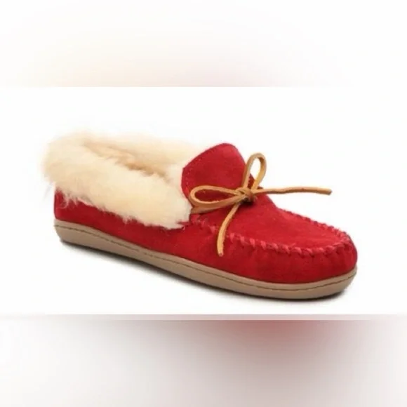 Minnetonka Women's Alpine Sheepskin Moccasin Red Slip On Slippers Suede Size 7 - Picture 2 of 12